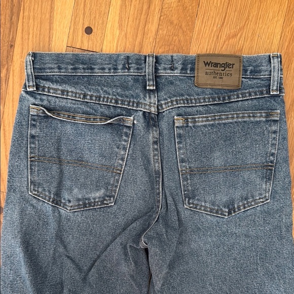 Wrangler Jeans Men's 32 x 29 Classic Five Pocket - Picture 5 of 6
